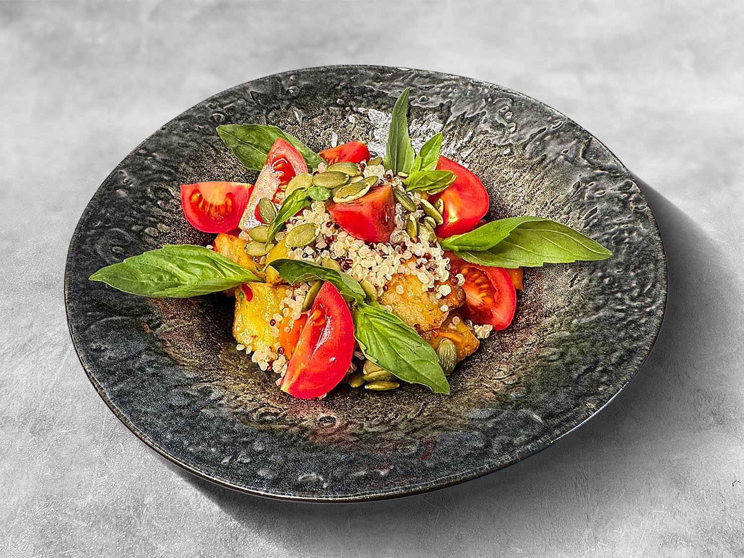 Салат с опятами и баклажанами 