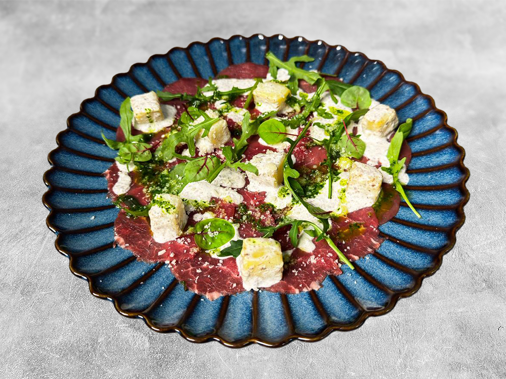 Карпаччо из телятины с трюфельным картофелем