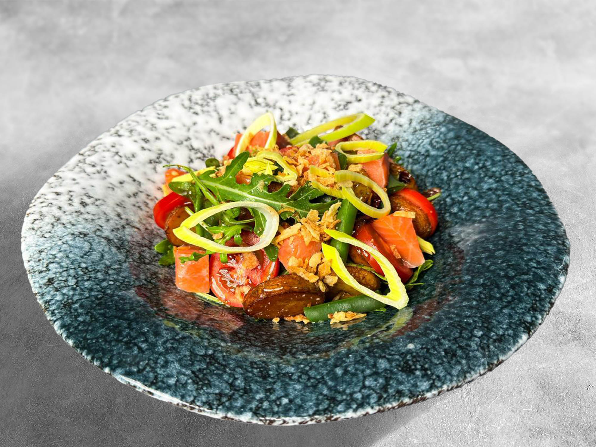 Салат с лососем