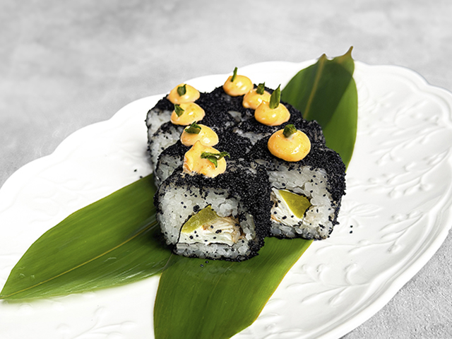 Роллы «Калифорния черная»: фирменные рецепты и история от ресторана «МаМа МИА»