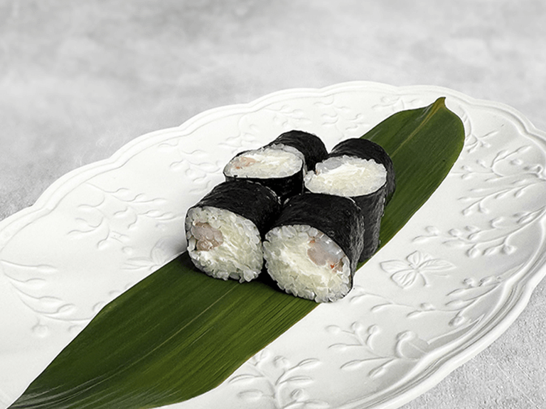 Роллы «Маки эби»: история, традиции и лучшие рецепты от «МаМа МИА»